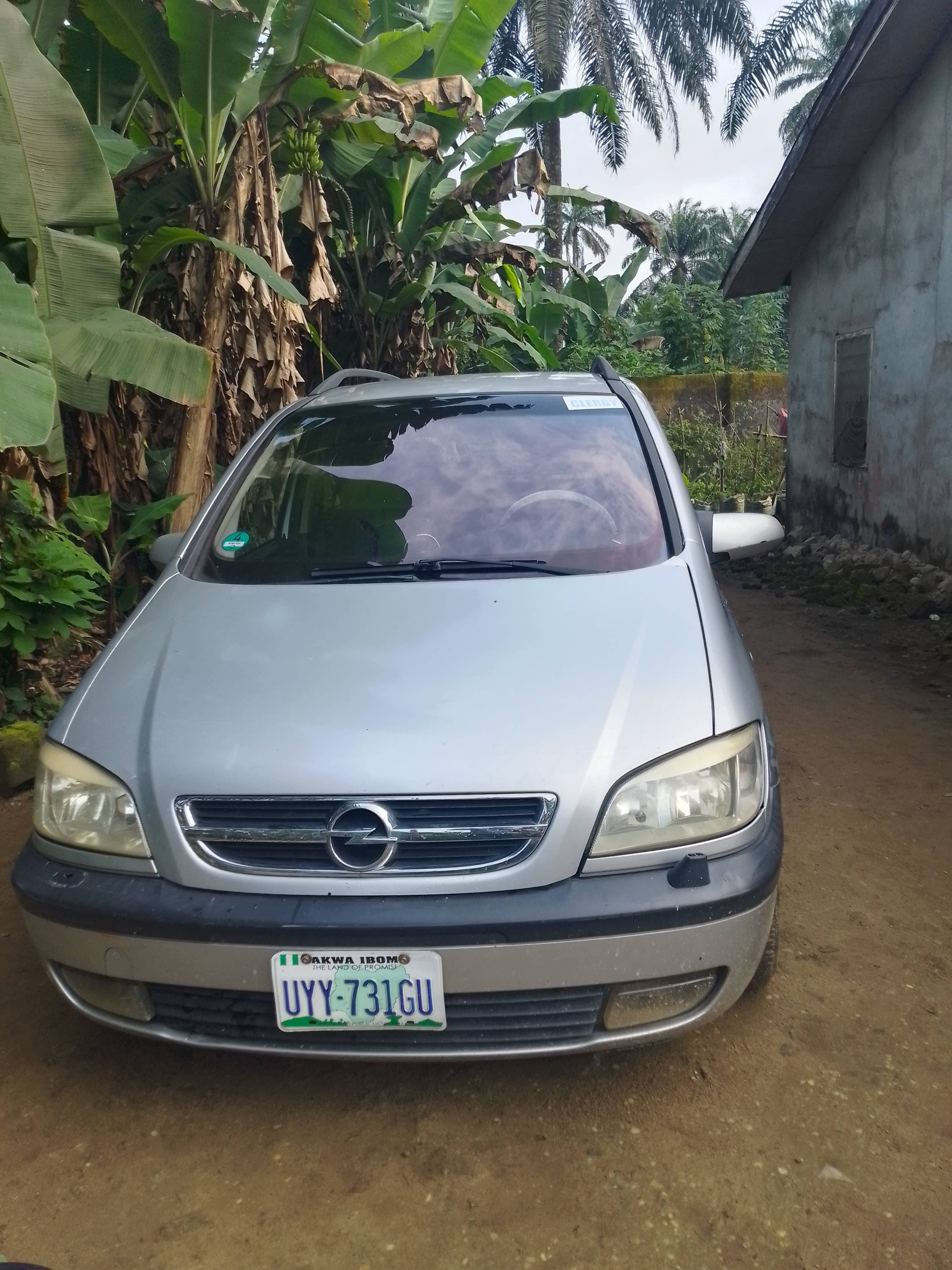 Opel Zafira Car